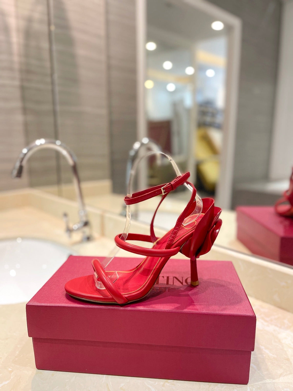 VT 26s Atelier Rose Sandals Red Leather 985380