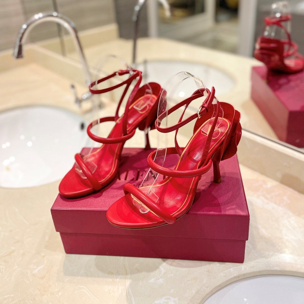 VT 26s Atelier Rose Sandals Red Leather 985380