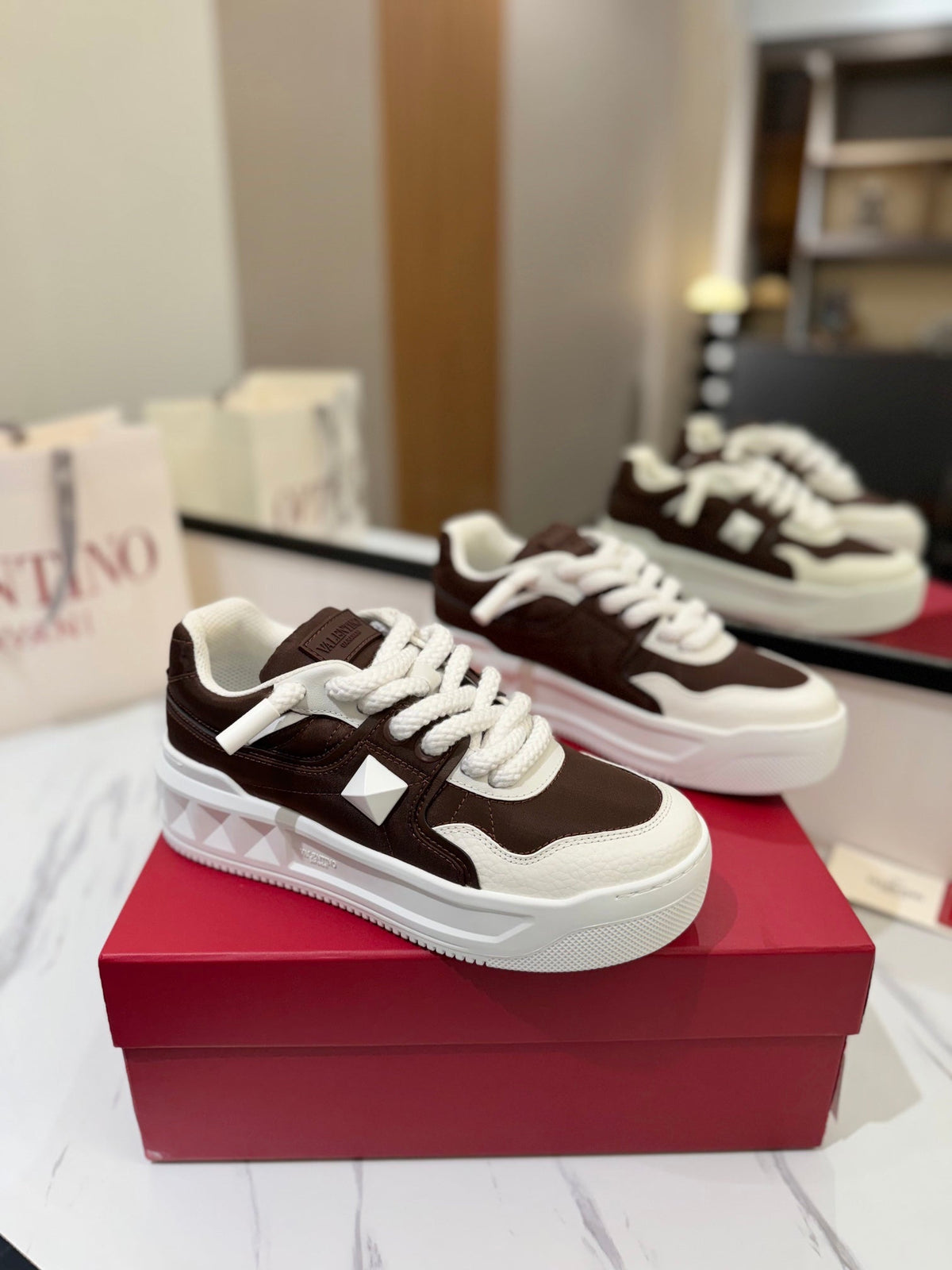 VT 25 One Stud Sneaker Brown Cowhide 341088