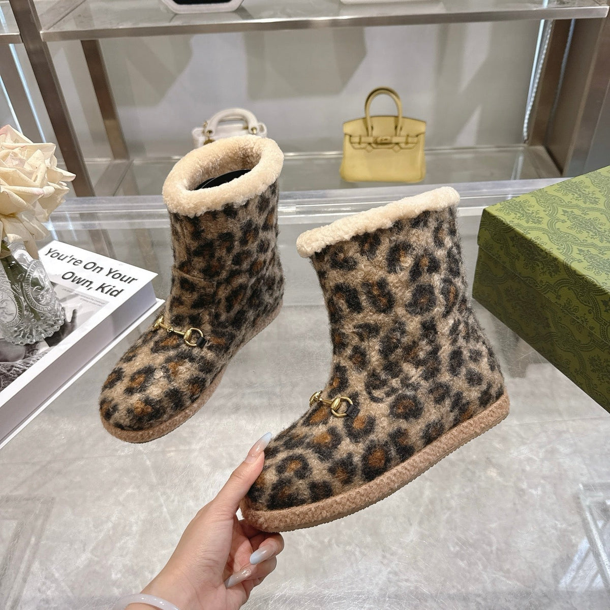 GG Horsebit Snow Leopard Woolen Fleece 576258