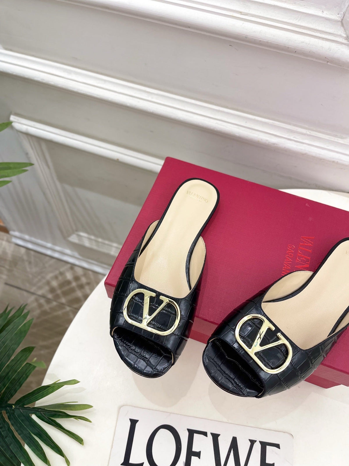 Vlogo Slides Black Croc-Embossed Leather 746265