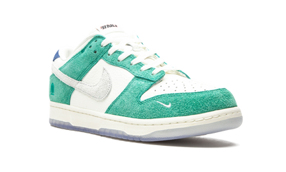 Dunk Low / Kasina "Road Sign" CZ6501 101