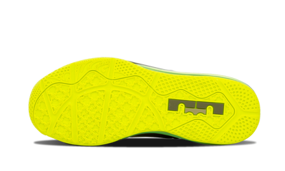 Max Lebron 11 Low "Dunkman" 642849 200