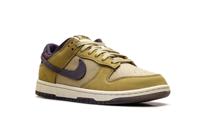 Dunk Low Retro SE "Buff Gold Dark Raisin" IB6752 700