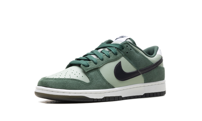 Dunk Low Retro SE "Jade Horizon / Fir" IB6399 301
