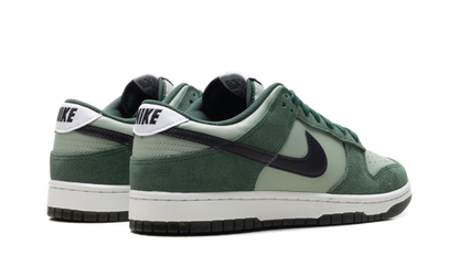 Dunk Low Retro SE "Jade Horizon / Fir" IB6399 301
