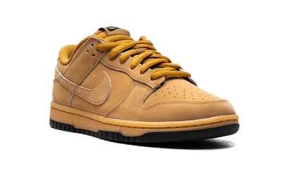 Dunk Low Retro SE "Wheat Gum" HQ1932 700
