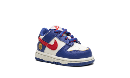 Dunk Low "Superhero" FD0675 400