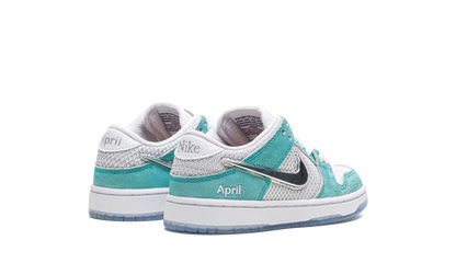 SB Dunk Low Pro QS PS "April Skateboards" FZ6106 300