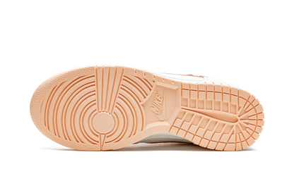 DUNK HIGH WMNS "Crimson Tint" DD1869 104