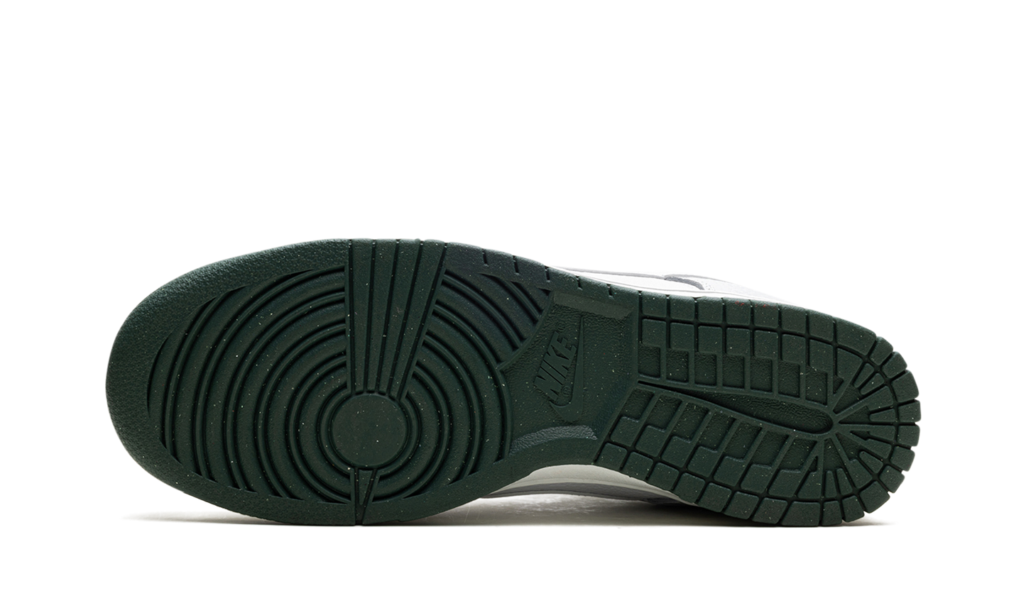 NIKE DUNK LOW "VINTAGE GREEN" HF2874 001