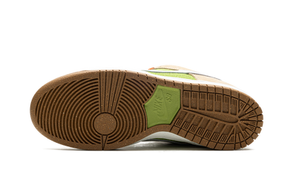 SB Dunk Low "Escargot" FQ7585 200