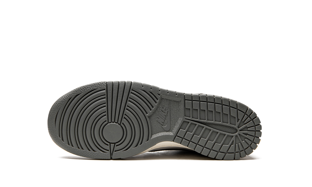 Dunk High SE (GS) "Grey/Sail" DM1028 001