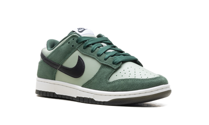 Dunk Low Retro SE "Jade Horizon / Fir" IB6399 301