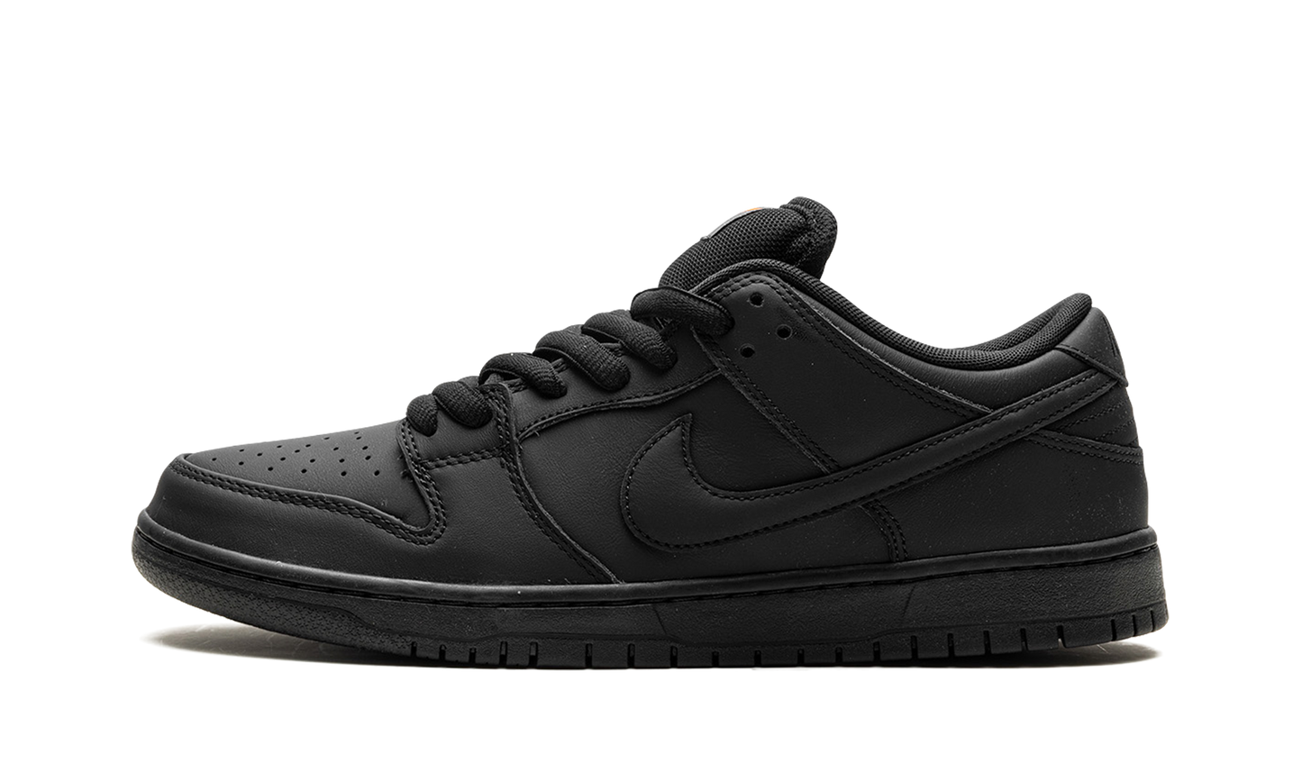 SB Dunk "Triple Black" FJ1674 001