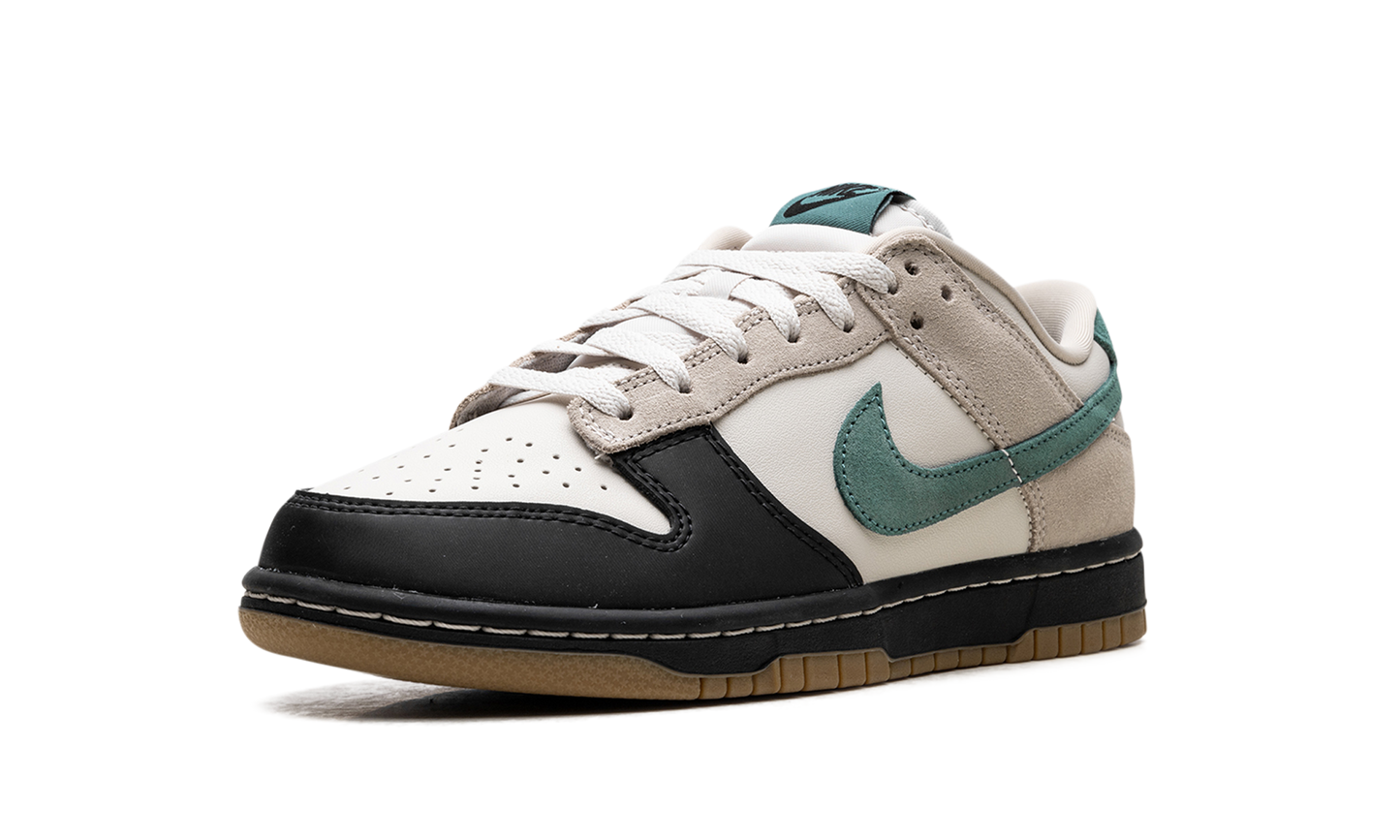 Dunk Low "Brown Bicoastal" HQ3483 104