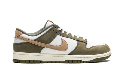 Dunk Low "Medium Olive" FQ8250 200