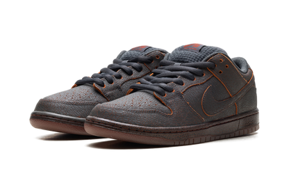 Dunk SB Low "Krampus" HV1668 001