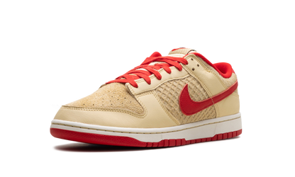 Dunk Low "STRAWBERRY WAFFLE" HJ9100 294