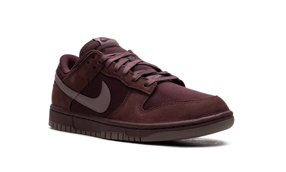 Dunk Low "Burgundy Crush" FB8895 600
