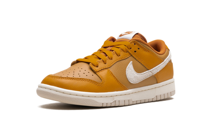 Dunk Low "Monarch" HJ9121 815