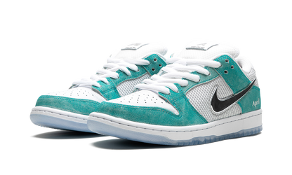 SB Dunk Low Pro QS "April Skateboards" FD2562 400