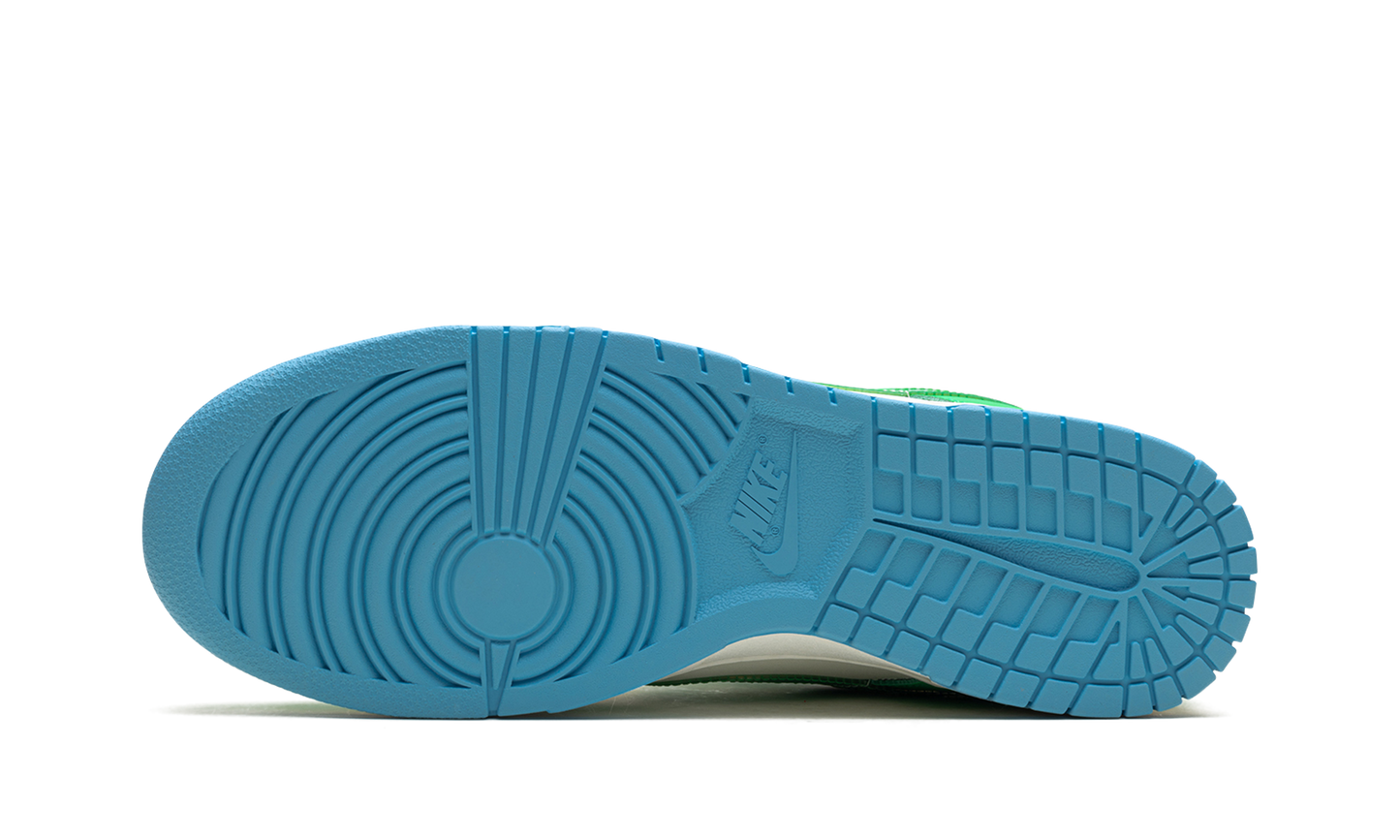 Nike Dunk Low "Green Shock" FZ4015 399