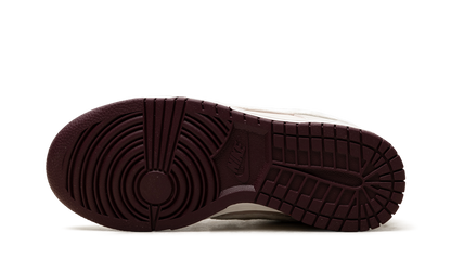 Nike Dunk Low WMNS "Valentine's Day" IQ1145 610